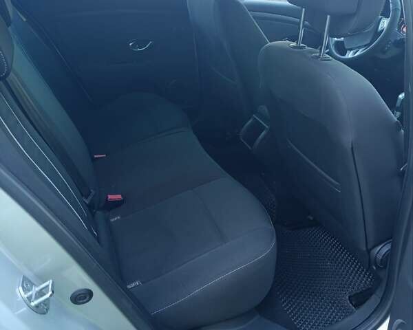 Серый Рено Меган, объемом двигателя 1.46 л и пробегом 285 тыс. км за 6800 $, фото 10 на Automoto.ua