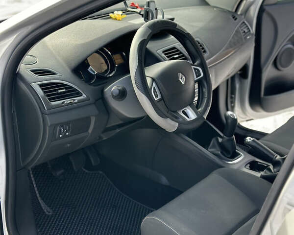 Серый Рено Меган, объемом двигателя 1.5 л и пробегом 310 тыс. км за 6600 $, фото 14 на Automoto.ua