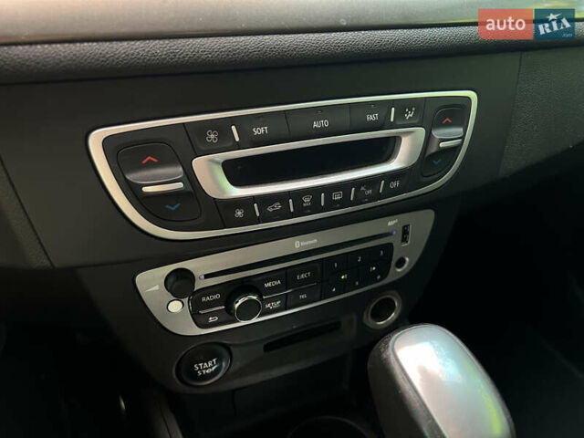 Рено Меган 2012 у Хмельницькому на Automoto.ua Сірий Рено Меган, об'ємом двигуна 1.5 л та пробігом 256 тис. км за 7500 $, фото 8 на Automoto.ua