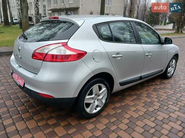 Серый Рено Меган, объемом двигателя 1.5 л и пробегом 241 тыс. км за 7550 $, фото 2 на Automoto.ua