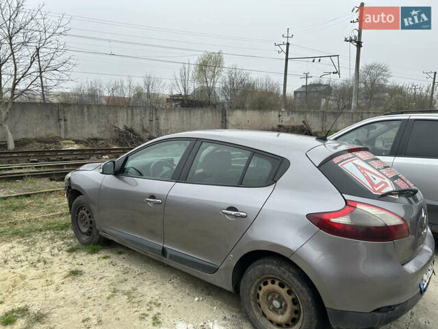 Серый Рено Меган, объемом двигателя 1.5 л и пробегом 327 тыс. км за 3800 $, фото 12 на Automoto.ua