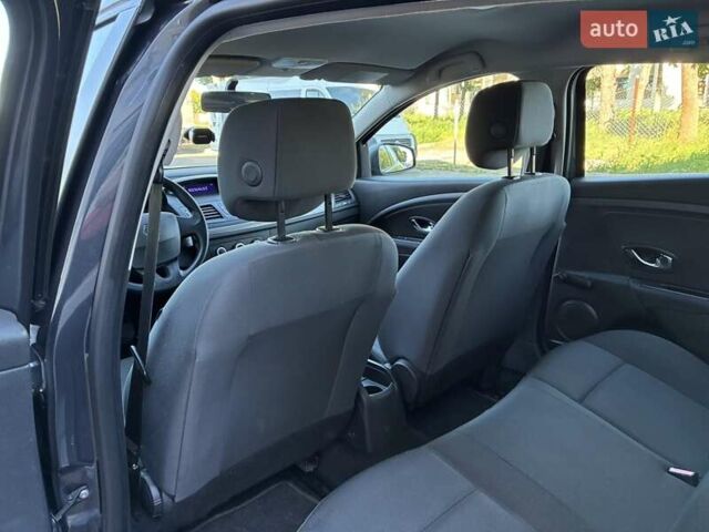 Серый Рено Меган, объемом двигателя 1.6 л и пробегом 214 тыс. км за 7450 $, фото 6 на Automoto.ua