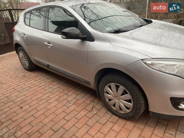 Серый Рено Меган, объемом двигателя 1.5 л и пробегом 375 тыс. км за 5499 $, фото 1 на Automoto.ua