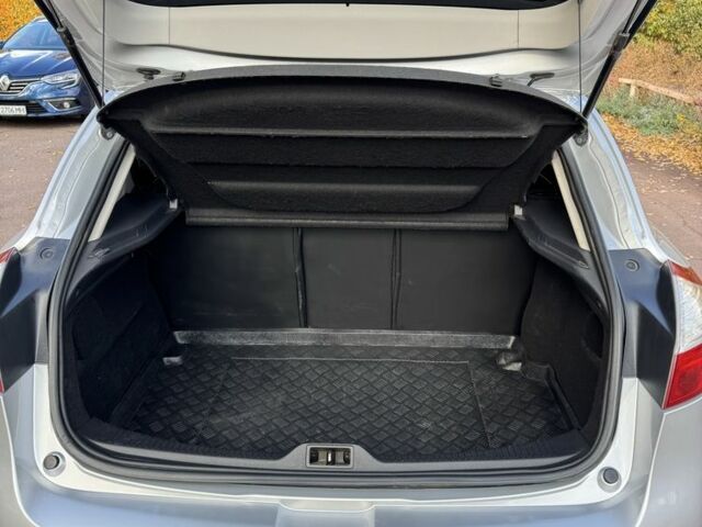 Рено Меган 2012 в Кривом Роге на Automoto.ua Серый Рено Меган, объемом двигателя 1.5 л и пробегом 289 тыс. км за 7500 $, фото 3 на Automoto.ua