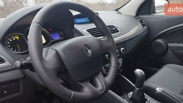 Серый Рено Меган, объемом двигателя 1.6 л и пробегом 190 тыс. км за 6999 $, фото 25 на Automoto.ua