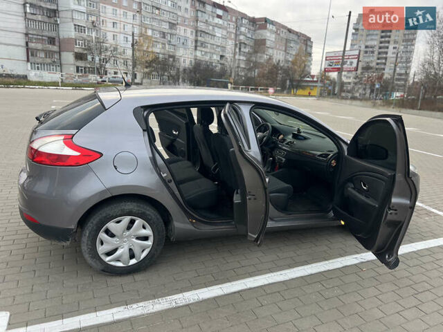Сірий Рено Меган, об'ємом двигуна 1.6 л та пробігом 138 тис. км за 8300 $, фото 18 на Automoto.ua