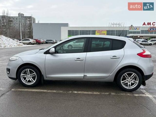 Сірий Рено Меган, об'ємом двигуна 1.5 л та пробігом 170 тис. км за 6999 $, фото 2 на Automoto.ua