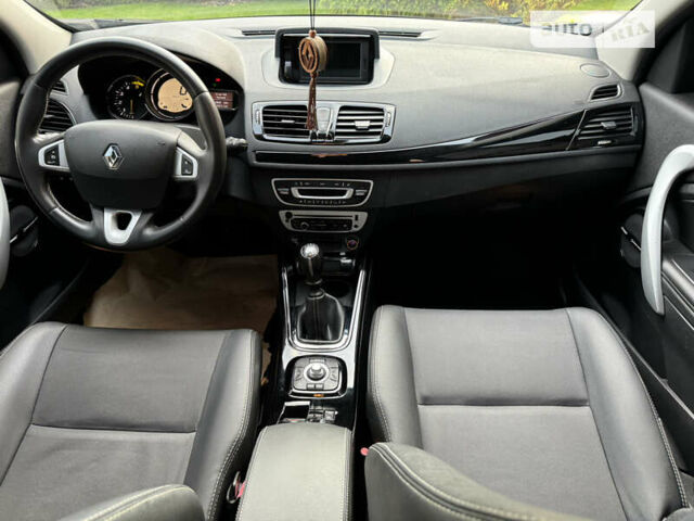 Серый Рено Меган, объемом двигателя 1.46 л и пробегом 202 тыс. км за 8700 $, фото 37 на Automoto.ua