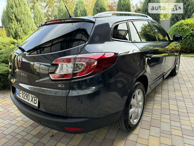 Серый Рено Меган, объемом двигателя 1.46 л и пробегом 202 тыс. км за 8999 $, фото 31 на Automoto.ua