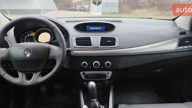 Серый Рено Меган, объемом двигателя 1.6 л и пробегом 190 тыс. км за 6999 $, фото 38 на Automoto.ua