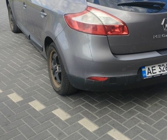 Сірий Рено Меган, об'ємом двигуна 1.5 л та пробігом 331 тис. км за 4454 $, фото 3 на Automoto.ua