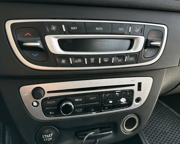 Серый Рено Меган, объемом двигателя 1.5 л и пробегом 310 тыс. км за 6600 $, фото 28 на Automoto.ua