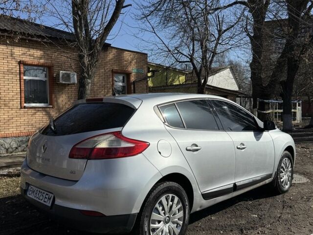 Серый Рено Меган, объемом двигателя 1.5 л и пробегом 250 тыс. км за 6400 $, фото 3 на Automoto.ua