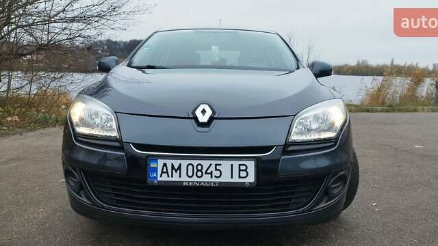 Серый Рено Меган, объемом двигателя 1.6 л и пробегом 190 тыс. км за 6999 $, фото 2 на Automoto.ua