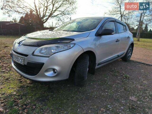 Серый Рено Меган, объемом двигателя 1.6 л и пробегом 272 тыс. км за 5800 $, фото 1 на Automoto.ua