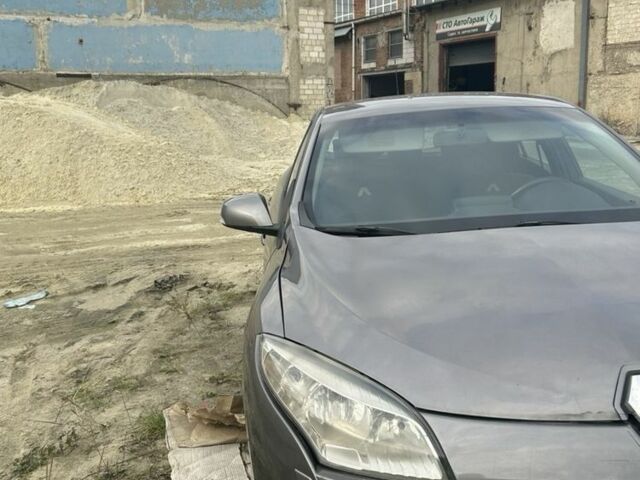 Сірий Рено Меган, об'ємом двигуна 1.5 л та пробігом 327 тис. км за 4005 $, фото 22 на Automoto.ua