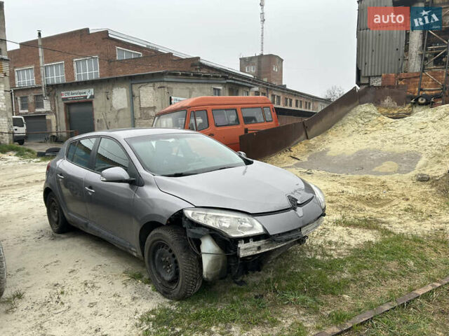 Серый Рено Меган, объемом двигателя 1.5 л и пробегом 327 тыс. км за 3800 $, фото 9 на Automoto.ua