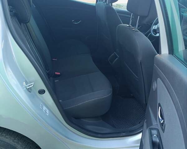 Серый Рено Меган, объемом двигателя 1.46 л и пробегом 285 тыс. км за 6800 $, фото 9 на Automoto.ua