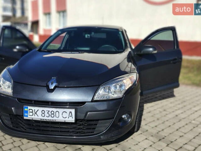 Серый Рено Меган, объемом двигателя 1.5 л и пробегом 210 тыс. км за 7600 $, фото 3 на Automoto.ua