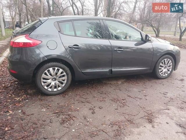 Серый Рено Меган, объемом двигателя 1.5 л и пробегом 204 тыс. км за 7150 $, фото 5 на Automoto.ua