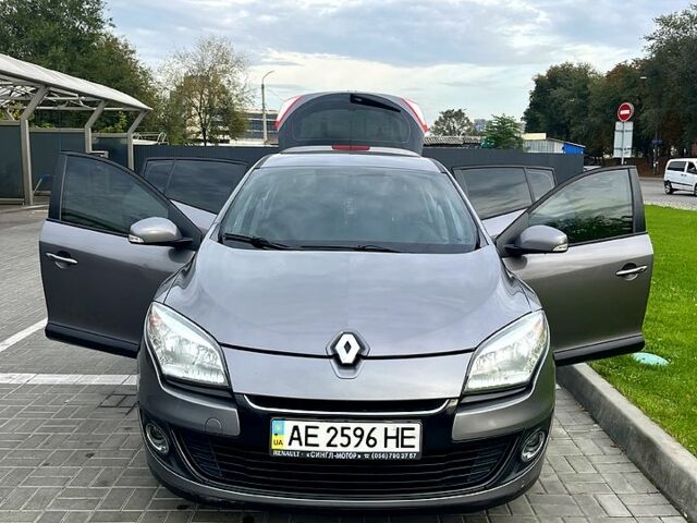 Сірий Рено Меган, об'ємом двигуна 1.6 л та пробігом 166 тис. км за 6600 $, фото 4 на Automoto.ua