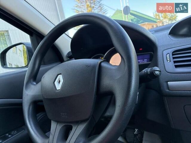 Серый Рено Меган, объемом двигателя 1.6 л и пробегом 214 тыс. км за 7450 $, фото 30 на Automoto.ua