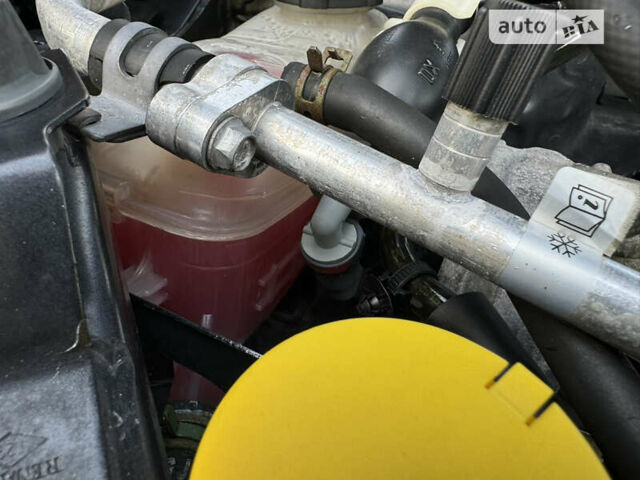 Серый Рено Меган, объемом двигателя 1.46 л и пробегом 202 тыс. км за 8999 $, фото 55 на Automoto.ua