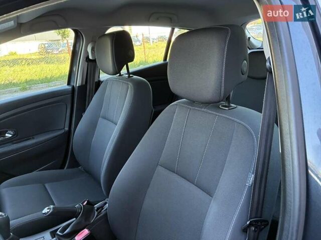 Серый Рено Меган, объемом двигателя 1.6 л и пробегом 214 тыс. км за 7450 $, фото 33 на Automoto.ua