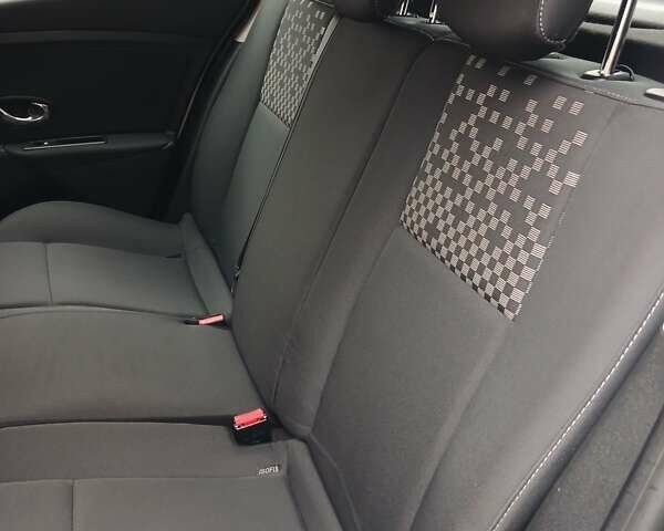 Серый Рено Меган, объемом двигателя 1.5 л и пробегом 241 тыс. км за 7550 $, фото 13 на Automoto.ua