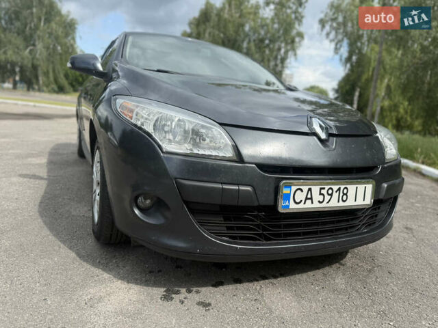 Серый Рено Меган, объемом двигателя 1.5 л и пробегом 173 тыс. км за 6700 $, фото 3 на Automoto.ua
