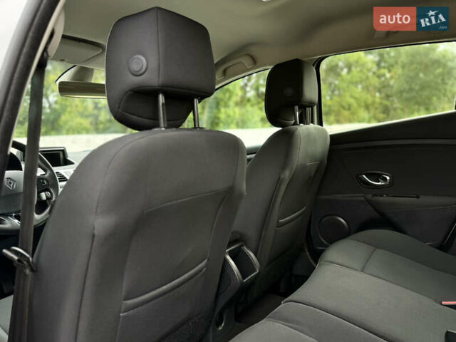 Сірий Рено Меган, об'ємом двигуна 1.5 л та пробігом 198 тис. км за 8599 $, фото 33 на Automoto.ua