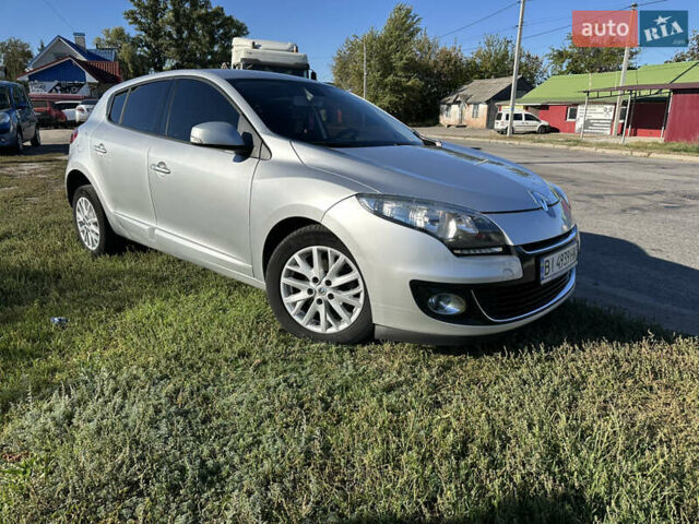 Рено Меган 2013 в Кременчуге на Automoto.ua Серый Рено Меган, объемом двигателя 1.2 л и пробегом 260 тыс. км за 6100 $, фото 4 на Automoto.ua