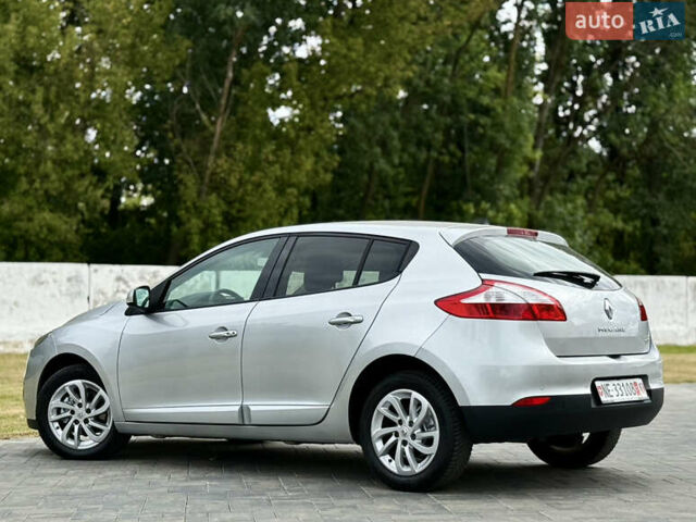 Серый Рено Меган, объемом двигателя 1.5 л и пробегом 198 тыс. км за 8199 $, фото 4 на Automoto.ua