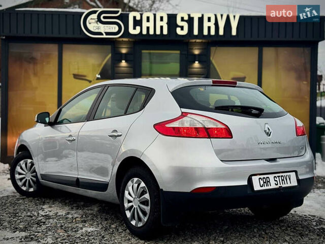 Серый Рено Меган, объемом двигателя 1.5 л и пробегом 249 тыс. км за 6999 $, фото 15 на Automoto.ua