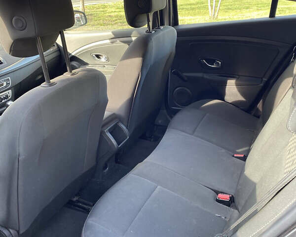 Сірий Рено Меган, об'ємом двигуна 1.2 л та пробігом 165 тис. км за 7200 $, фото 10 на Automoto.ua