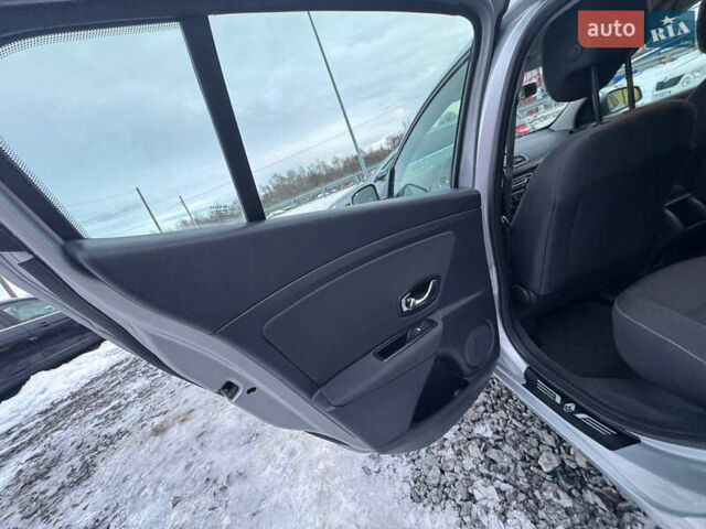 Серый Рено Меган, объемом двигателя 1.5 л и пробегом 249 тыс. км за 6999 $, фото 35 на Automoto.ua