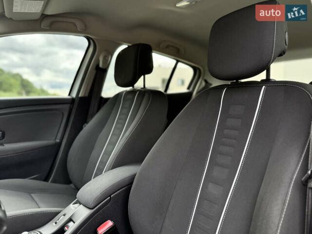 Сірий Рено Меган, об'ємом двигуна 1.5 л та пробігом 198 тис. км за 8599 $, фото 20 на Automoto.ua