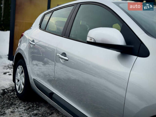 Серый Рено Меган, объемом двигателя 1.5 л и пробегом 249 тыс. км за 6999 $, фото 14 на Automoto.ua