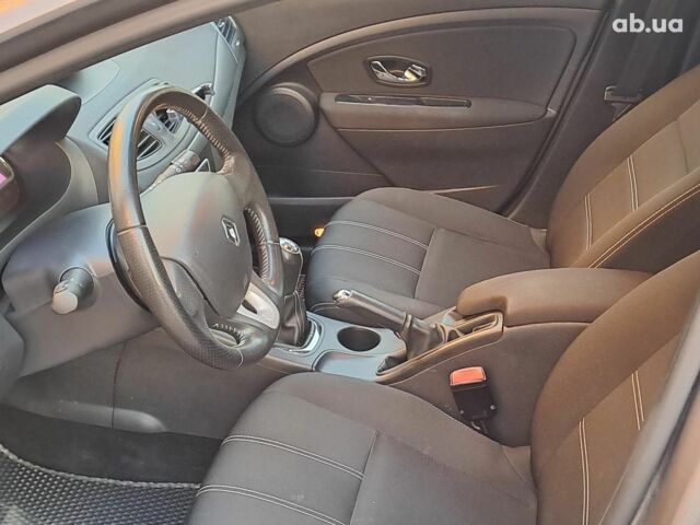 Серый Рено Меган, объемом двигателя 1.6 л и пробегом 52 тыс. км за 8990 $, фото 12 на Automoto.ua