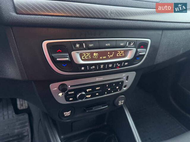 Серый Рено Меган, объемом двигателя 1.5 л и пробегом 249 тыс. км за 6999 $, фото 42 на Automoto.ua