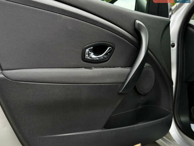 Сірий Рено Меган, об'ємом двигуна 1.5 л та пробігом 198 тис. км за 8599 $, фото 17 на Automoto.ua