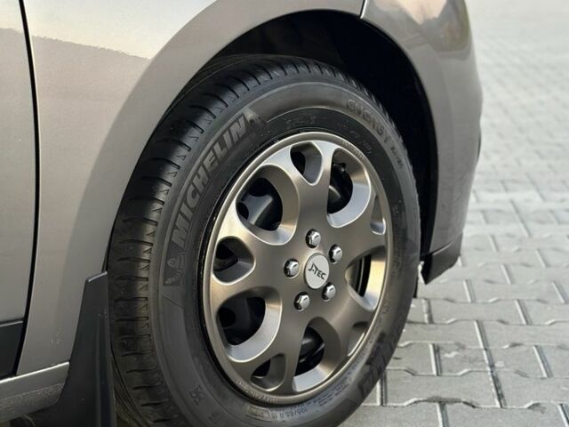 Серый Рено Меган, объемом двигателя 1.5 л и пробегом 276 тыс. км за 6950 $, фото 6 на Automoto.ua