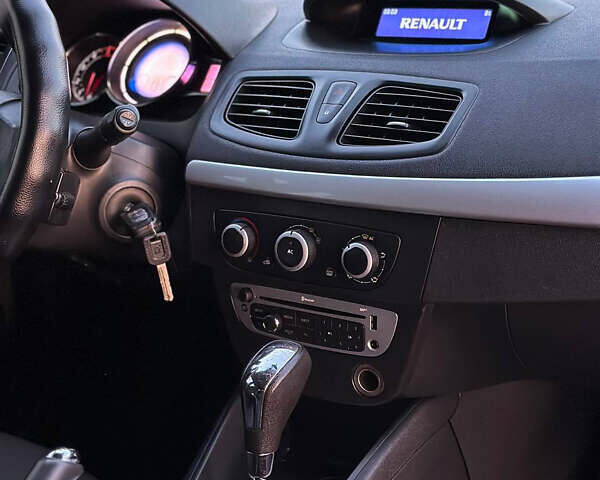 Серый Рено Меган, объемом двигателя 1.5 л и пробегом 276 тыс. км за 6700 $, фото 8 на Automoto.ua