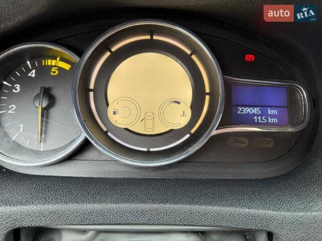 Серый Рено Меган, объемом двигателя 1.5 л и пробегом 237 тыс. км за 7550 $, фото 34 на Automoto.ua
