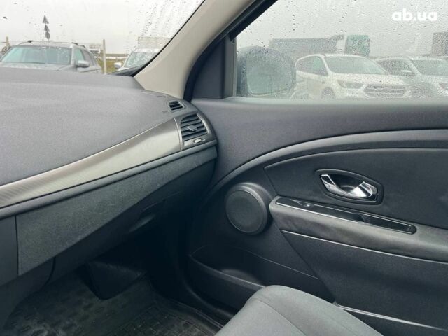 Серый Рено Меган, объемом двигателя 1.5 л и пробегом 228 тыс. км за 7690 $, фото 32 на Automoto.ua