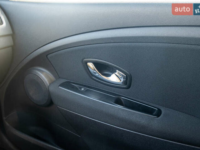 Серый Рено Меган, объемом двигателя 1.46 л и пробегом 113 тыс. км за 8500 $, фото 22 на Automoto.ua