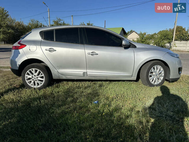 Рено Меган 2013 в Кременчуге на Automoto.ua Серый Рено Меган, объемом двигателя 1.2 л и пробегом 260 тыс. км за 6100 $, фото 5 на Automoto.ua