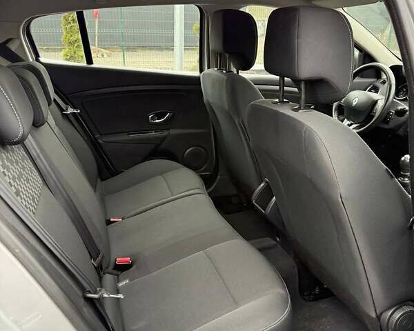 Серый Рено Меган, объемом двигателя 1.5 л и пробегом 237 тыс. км за 7550 $, фото 37 на Automoto.ua