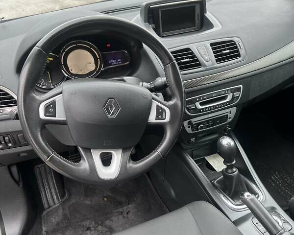 Серый Рено Меган, объемом двигателя 1.5 л и пробегом 207 тыс. км за 8700 $, фото 4 на Automoto.ua