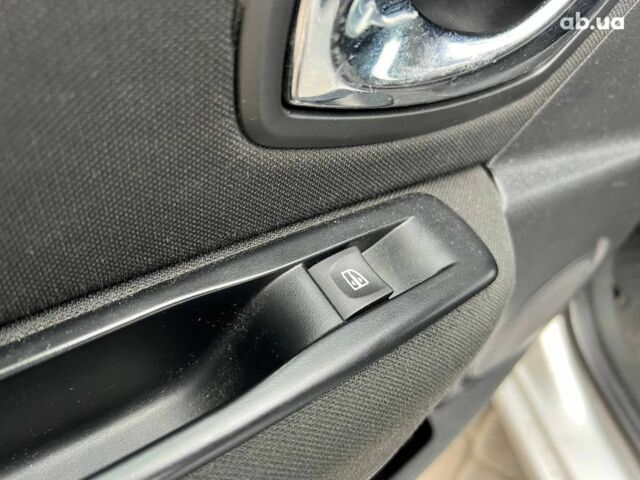 Серый Рено Меган, объемом двигателя 1.5 л и пробегом 228 тыс. км за 7690 $, фото 35 на Automoto.ua